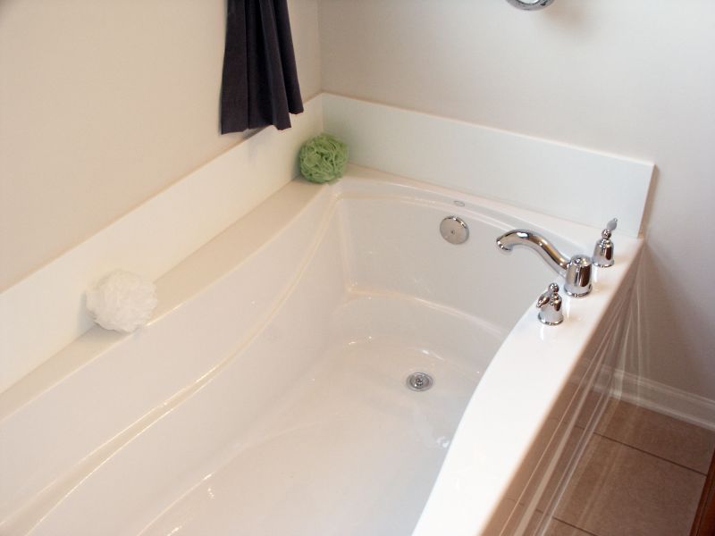 Before and After Bathtub Refinishing